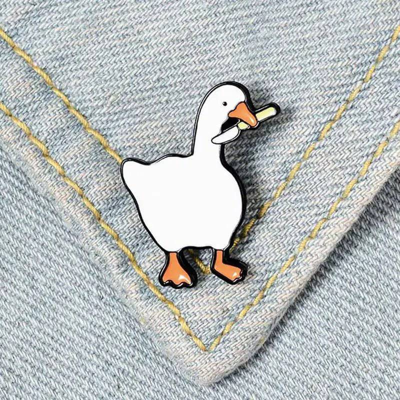 Cute Goose /w Kneef Enamel Badge Pin - Niyo's Art Shop